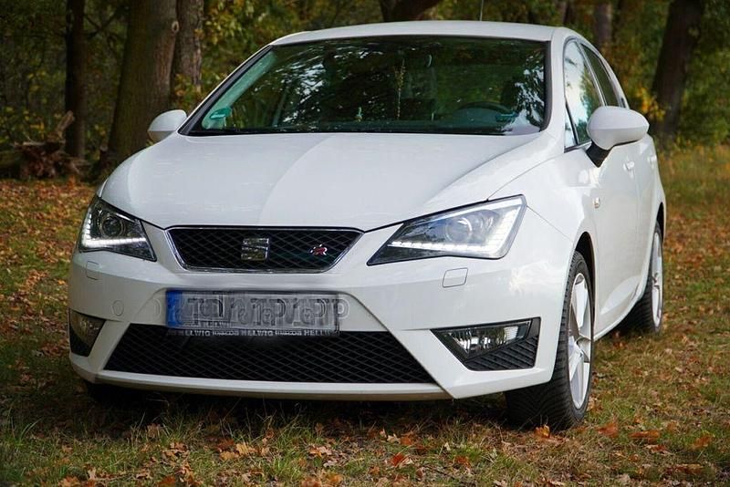 Weiß Gebraucht 2016 Seat Ibiza FR Kleinwagen | 6.600 € (Fairer Preis) - Bild 1/4