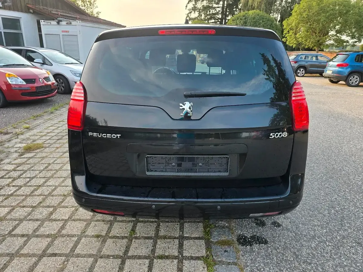 Gebraucht Peugeot 5008 158 PS (116 kW) 2012 Schwarz Van / Kleinbus