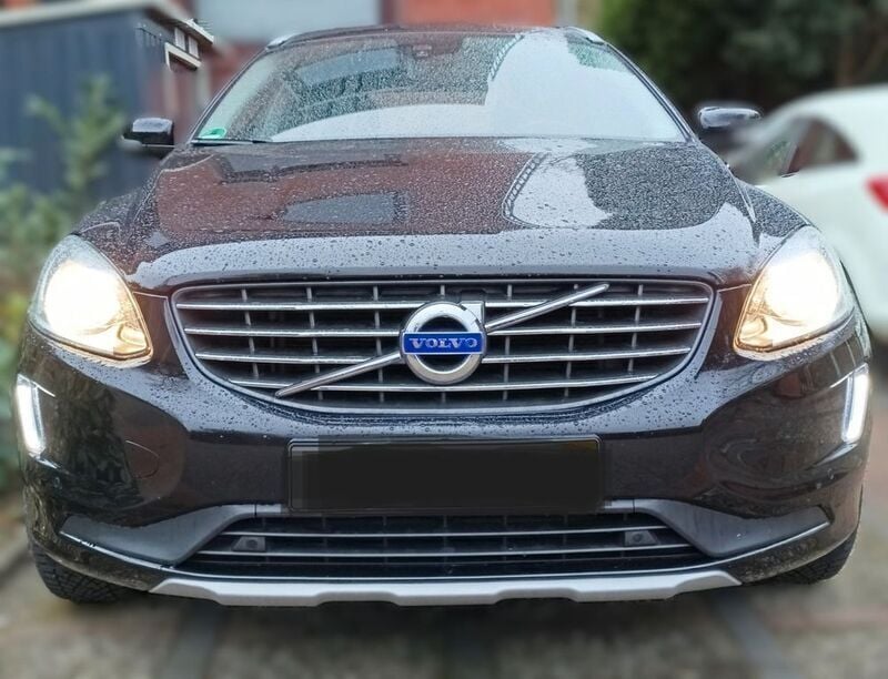 Schwarz Gebraucht 2017 Volvo XC60 Summum SUV | 16.800 € (Superpreis) - Bild 1/4