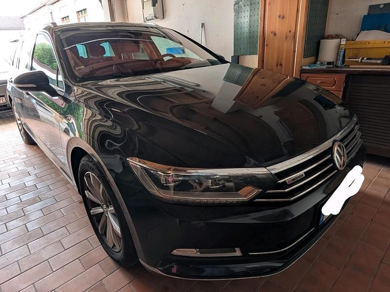 Schwarz Gebraucht 2016 VW Passat Kombi | 12.999 € (Superpreis) - Bild 1/4