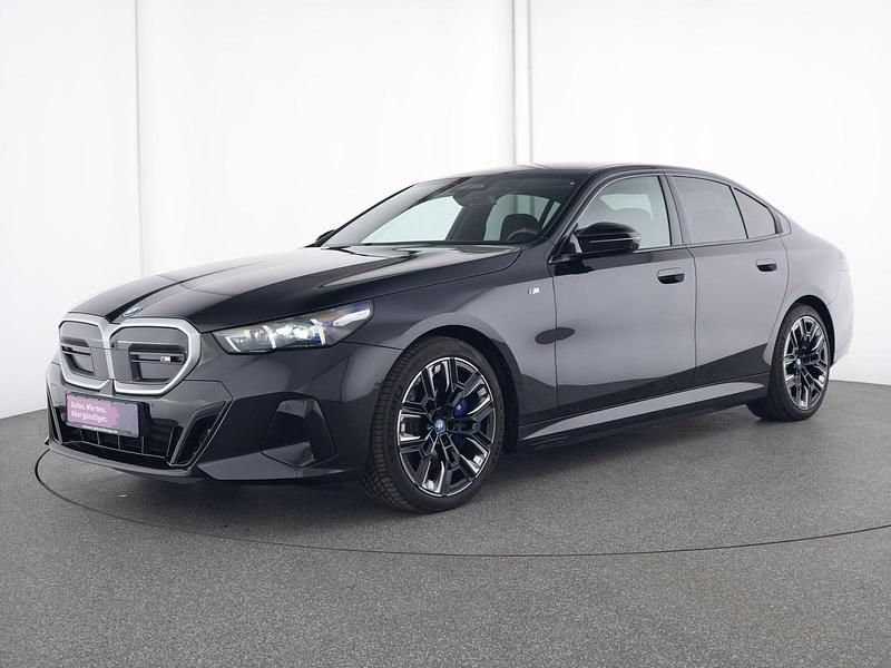 Black sapphire Gebraucht 2024 BMW i5 Comfort Edition Limousine | 62.399 € - Bild 1/4