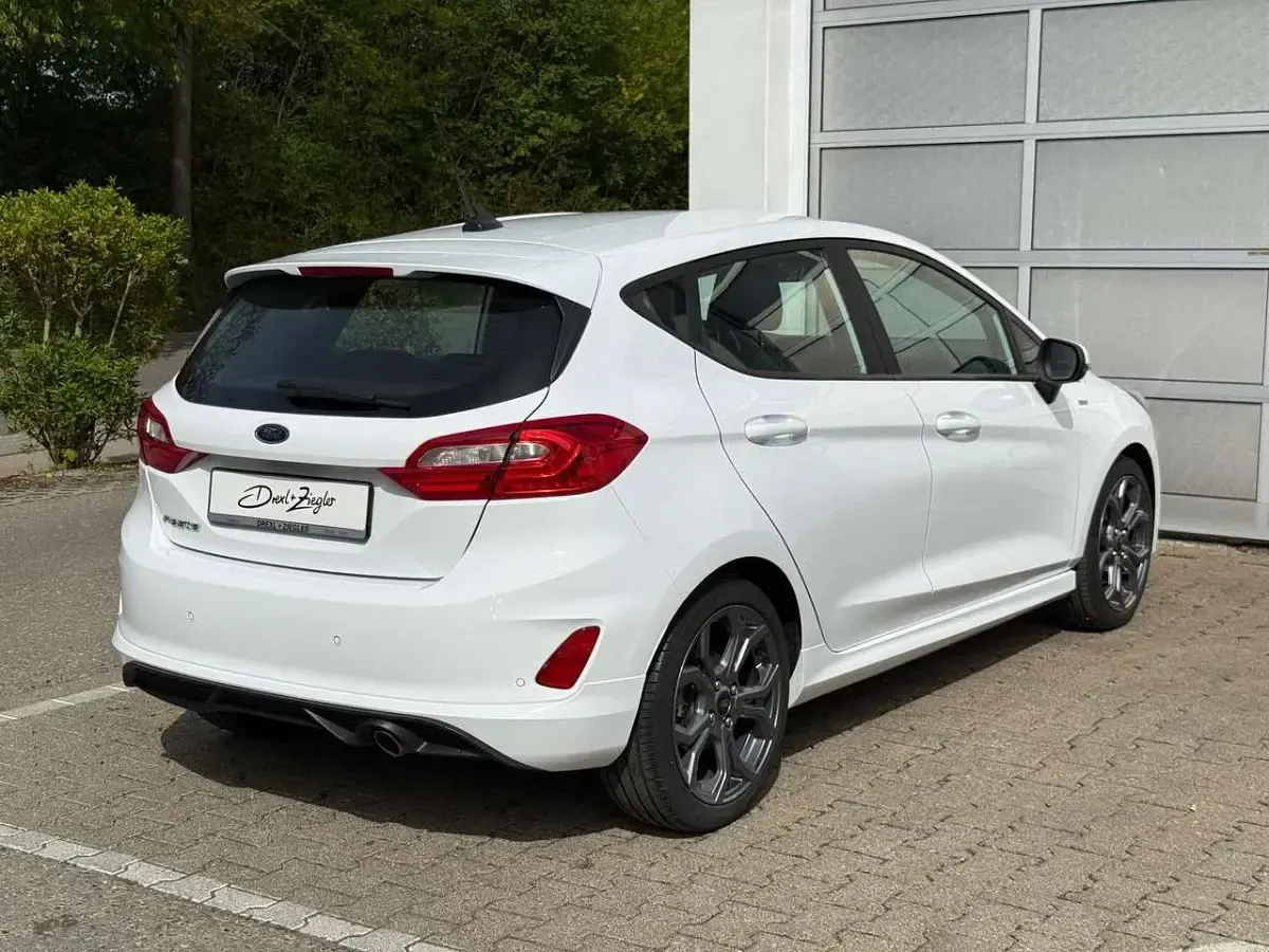 Gebraucht Ford Fiesta ST-Line 140 PS (102 kW) 2020 Frostweiß Kleinwagen