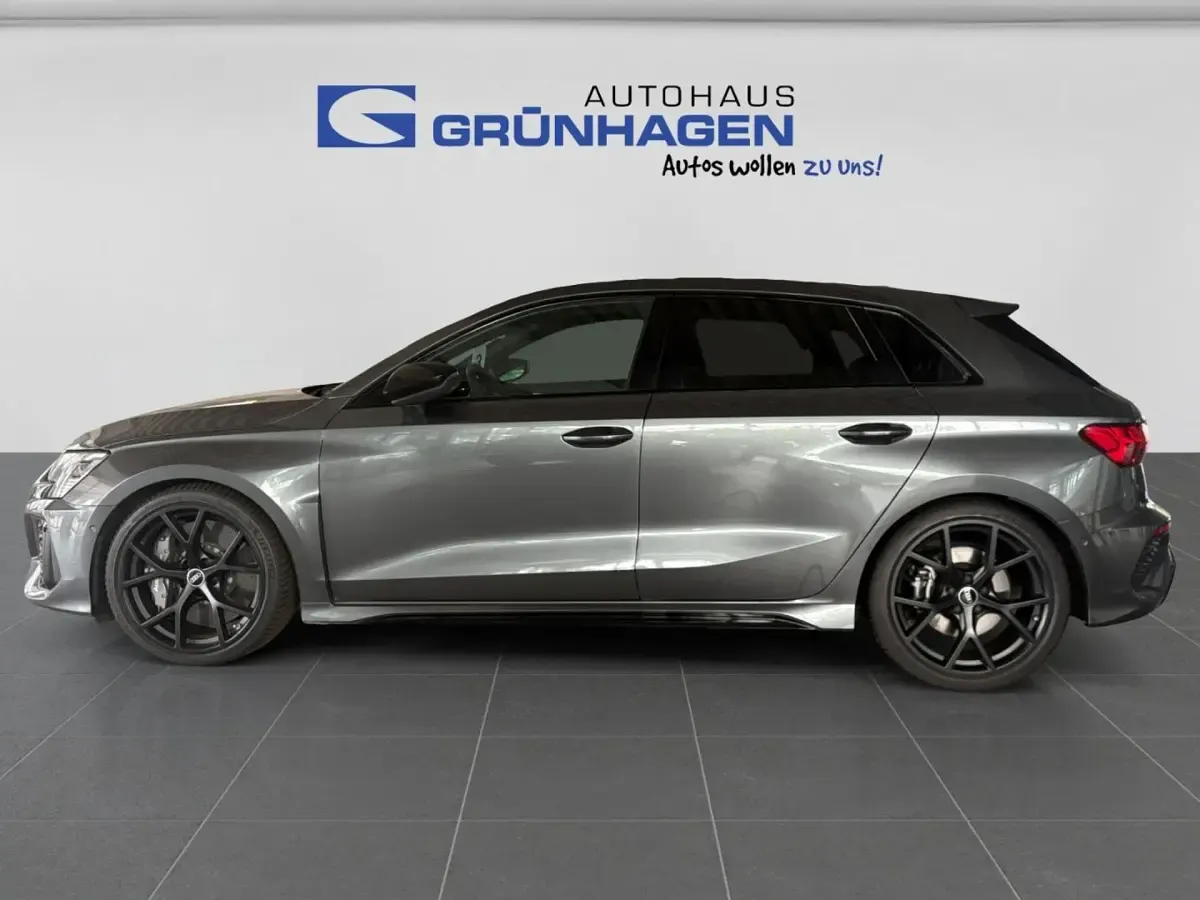 Gebraucht Audi RS3 Sportback Ambiente 400 PS (294 kW) 2024 Kleinwagen