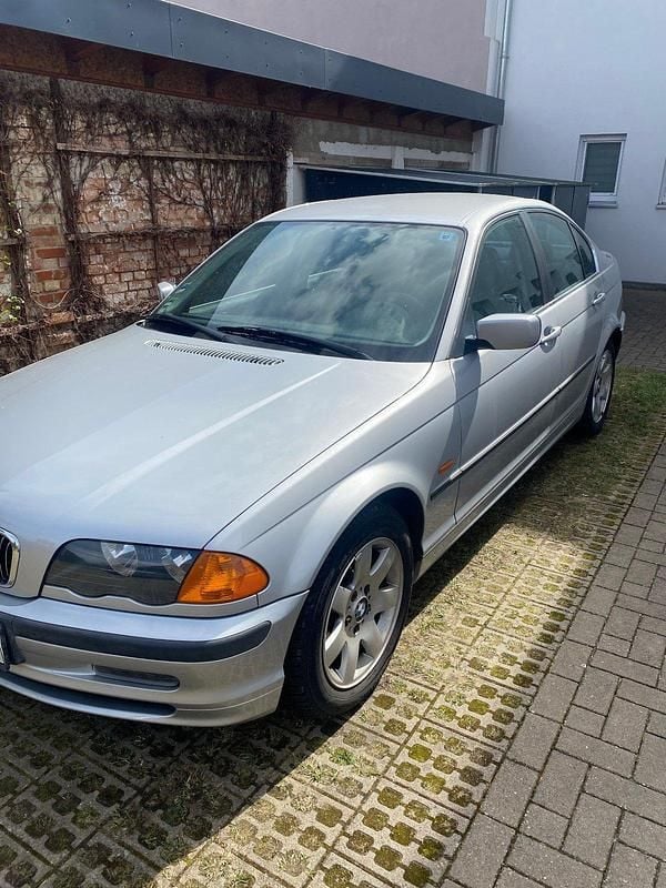 Gebraucht BMW 323 170 PS (125 kW) 1998 Silber Limousine
