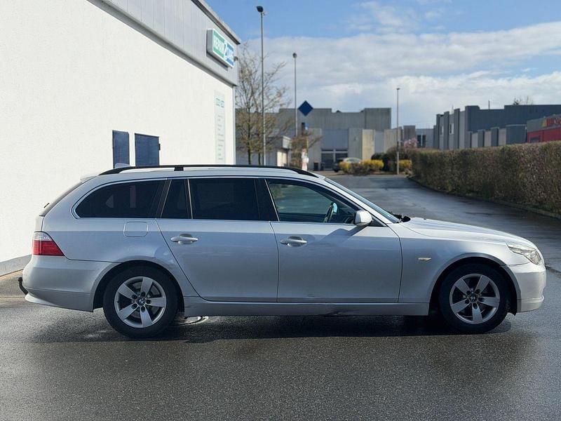 Gebraucht BMW 525 Advantage 197 PS (144 kW) 2007 Silber Kombi