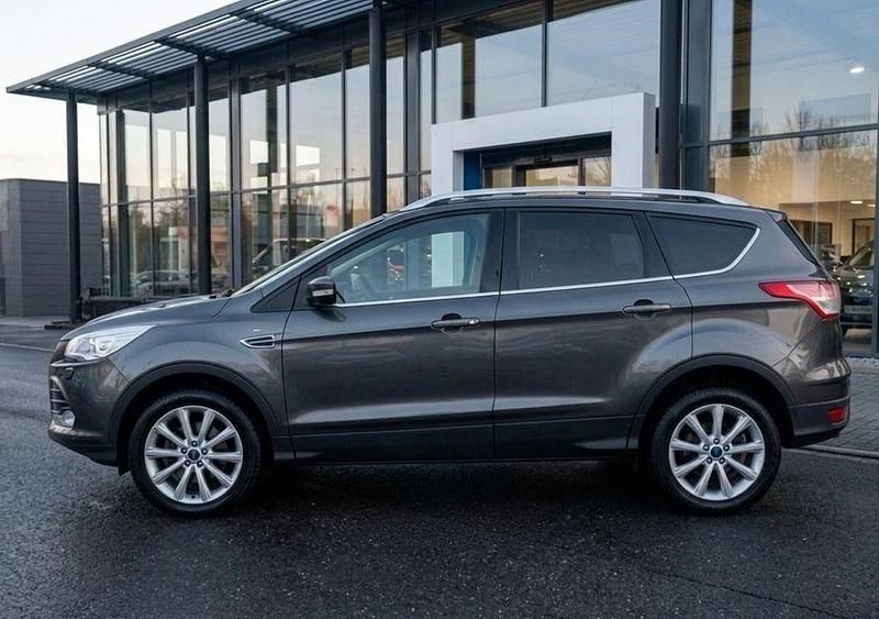 Gebraucht Ford Kuga Titanium 182 PS (133 kW) 2016 Grau SUV