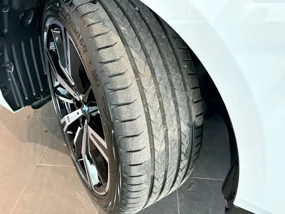Gebraucht BMW 520 Performance 208 PS (152 kW) 2025 Weiß Kombi