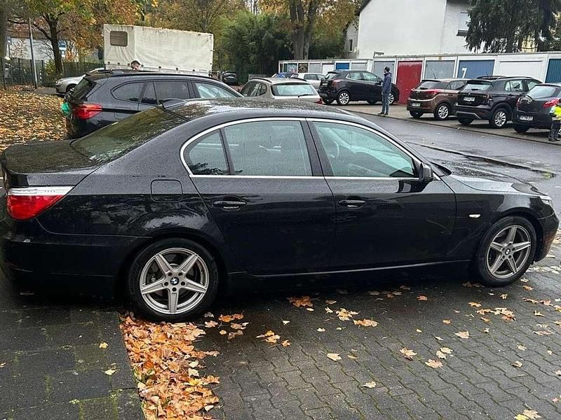 Gebraucht BMW 520 163 PS (119 kW) 2009 Schwarz Limousine