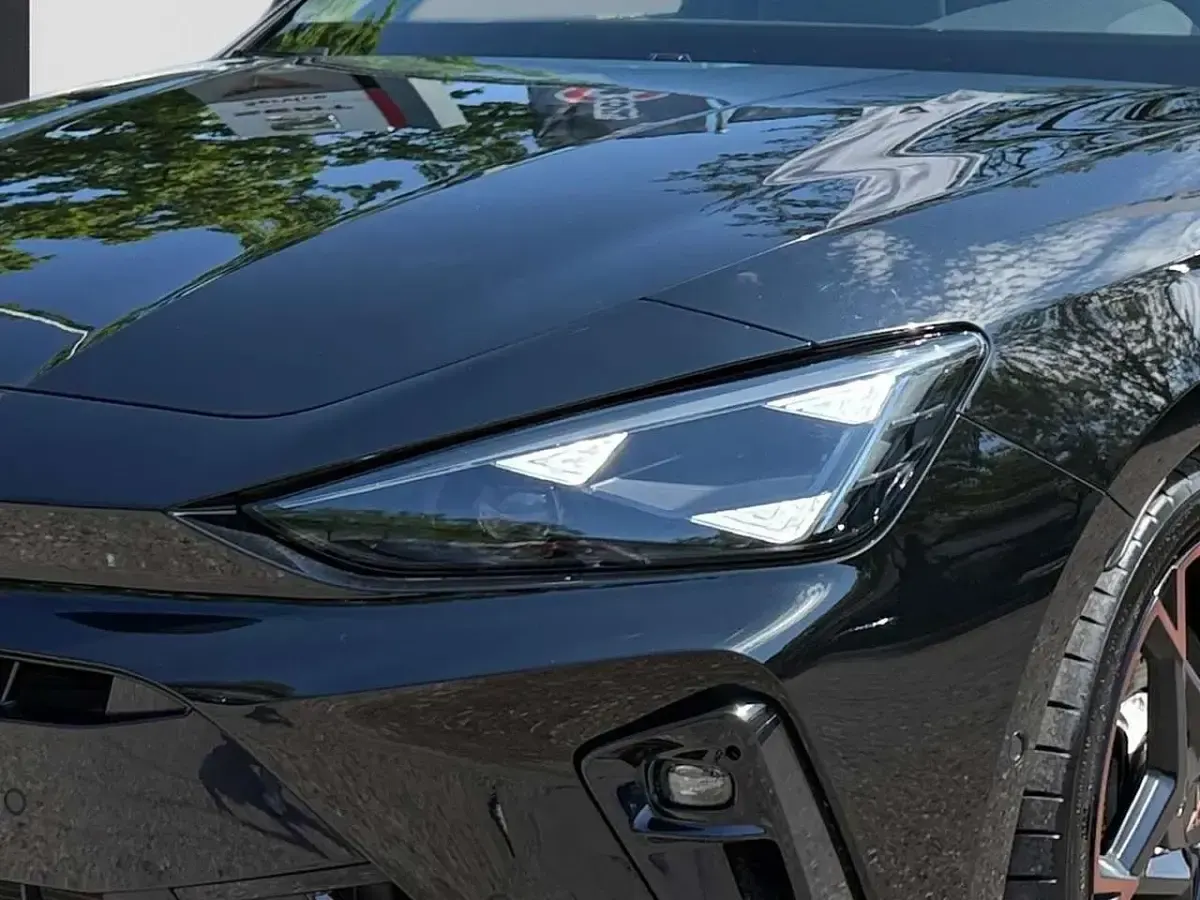 Neu Cupra Leon VZ 333 PS (244 kW) 2026 Mitternachtsschwarz Kombi