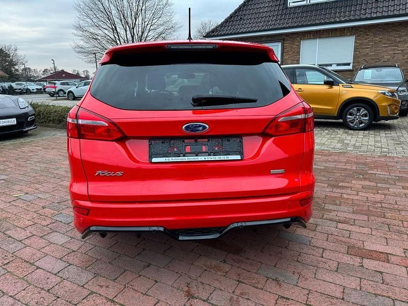 Usata Ford Focus ST-Line 140 CV (102 kW) 2018 Rosso Berlina
