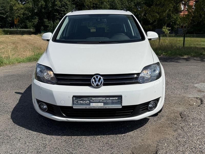 Weiß Gebraucht 2010 VW Golf Plus Team Van / Kleinbus | 7.990 € (Fairer Preis) - Bild 1/4