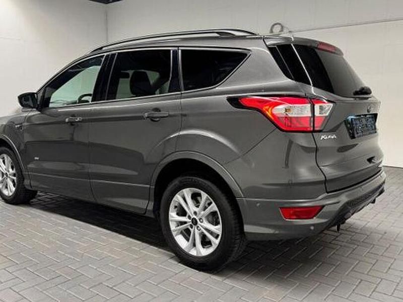 Gebraucht Ford Kuga ST-Line 242 PS (177 kW) 2018 Grau (magneticgrau) SUV
