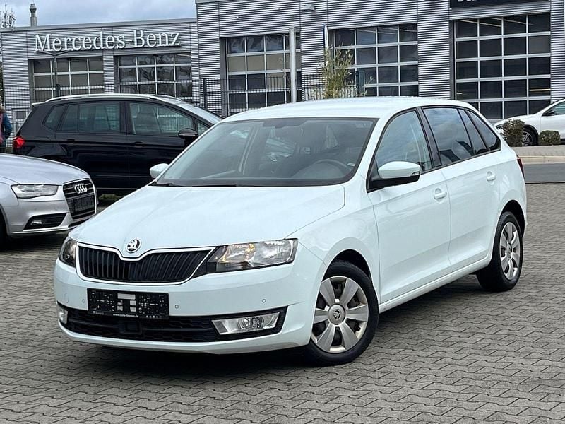 Weiß Gebraucht 2017 Skoda Rapid Ambition Kombi | 12.400 € (Fairer Preis) - Bild 1/4