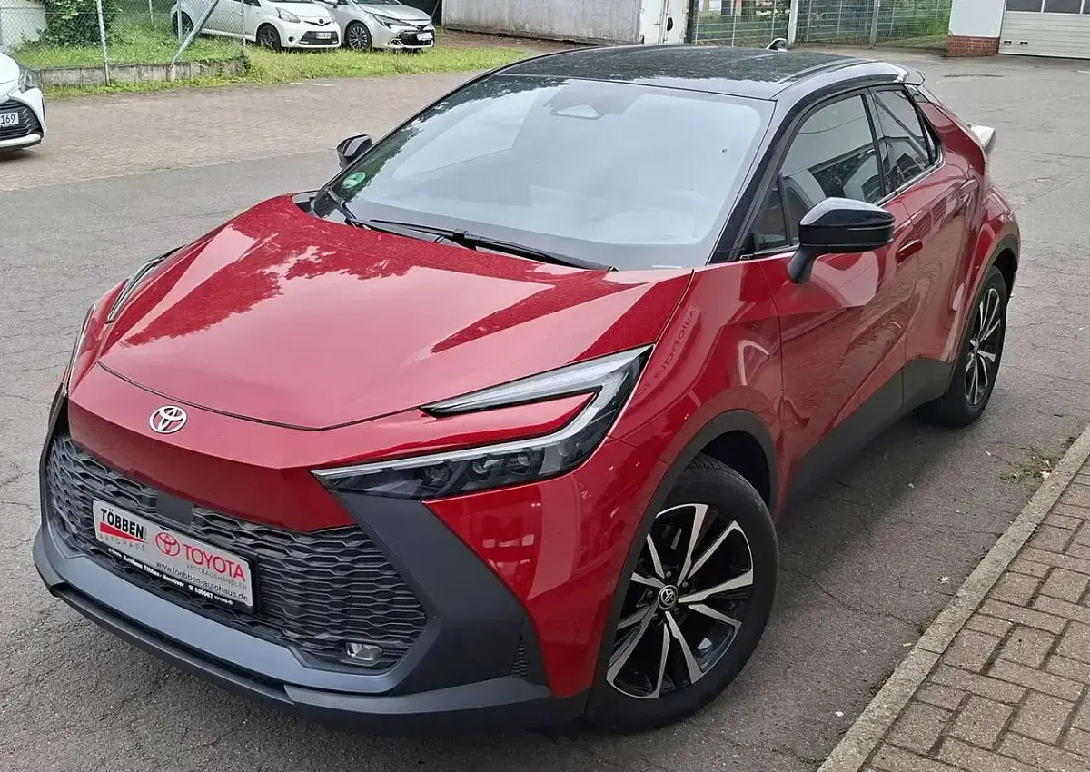 Gebraucht Toyota C-HR 223 PS (164 kW) 2025 Karmina rot SUV