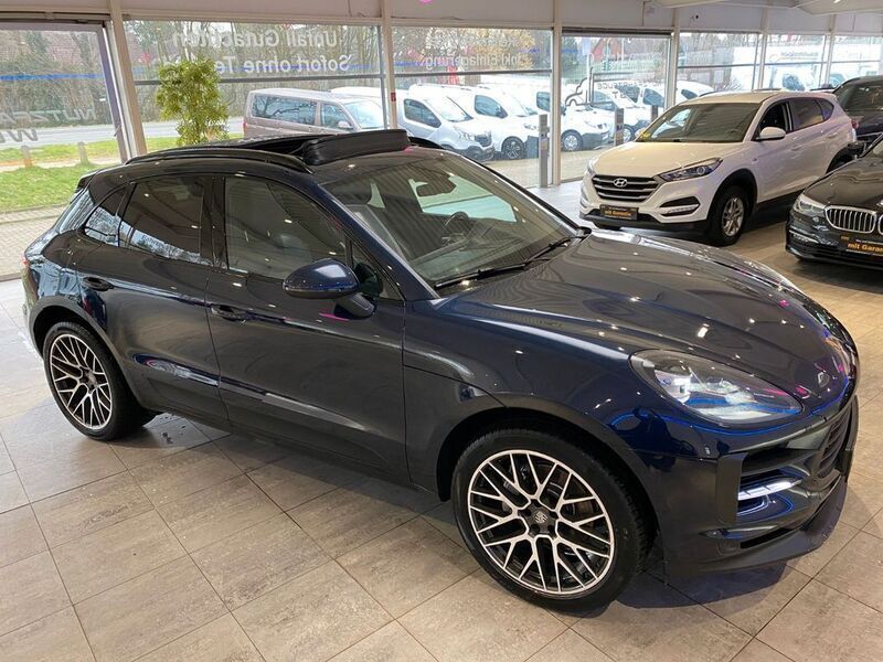 Blau Gebraucht 2019 Porsche Macan Sport SUV | 36.500 € (Superpreis) - Bild 1/4
