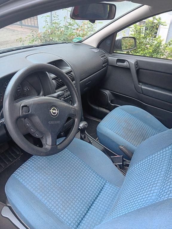 Schwarz Gebraucht 1998 Opel Astra Limousine | 650 € (Superpreis) - Bild 1/4