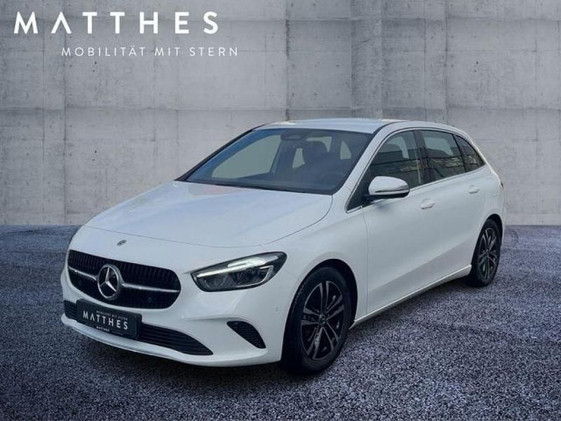 Polarweiss unilack Gebraucht 2024 Mercedes 200 Limousine | 28.490 € (Fairer Preis) - Bild 1/4