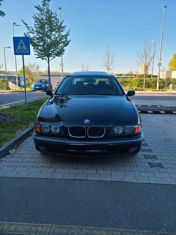 Używany BMW 520 Basis 150 KM (110 kW) 2000 Czarny Sedan/Limuzyna