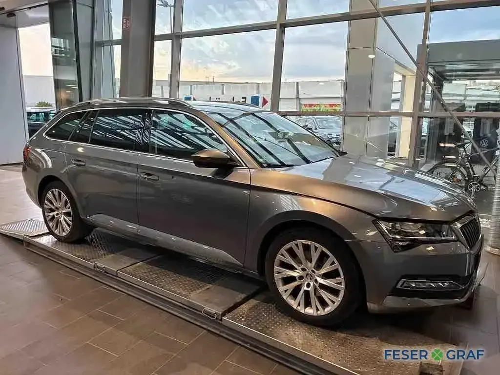 Gebraucht Skoda Superb Style 200 PS (147 kW) 2023 Graphitegrau metallic Kombi