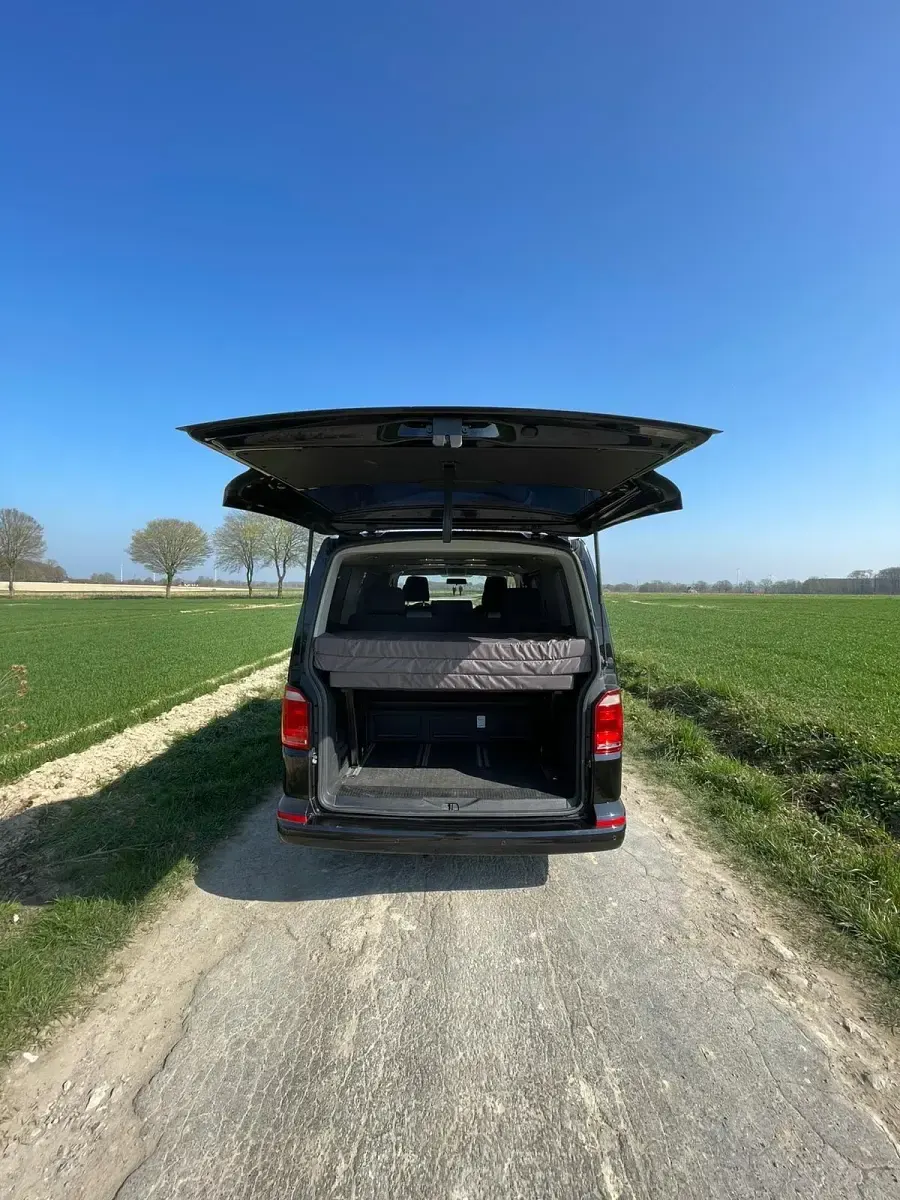 Gebraucht VW Multivan 150 PS (110 kW) 2019 Schwarz Van / Kleinbus