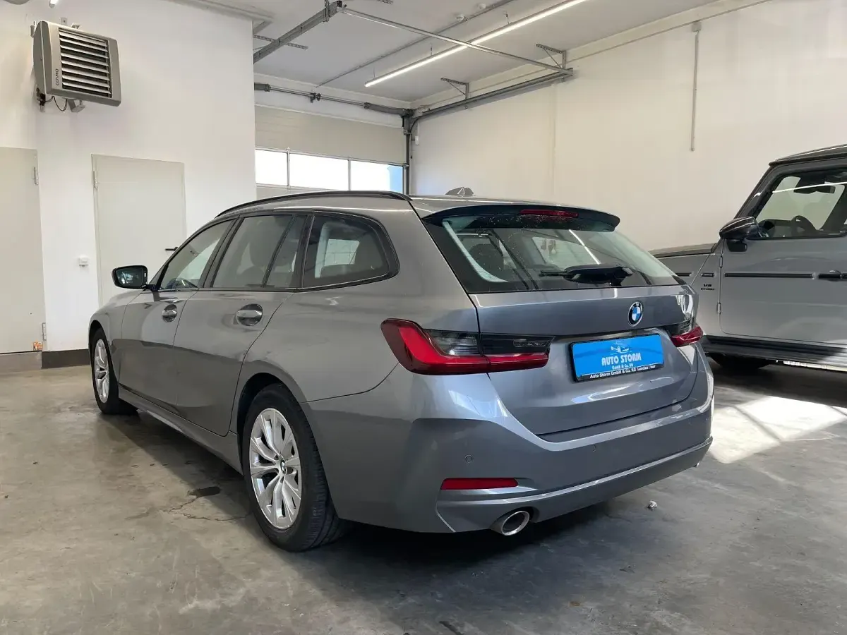 Gebraucht BMW 318 Shadowline 150 PS (110 kW) 2022 Grau Kombi
