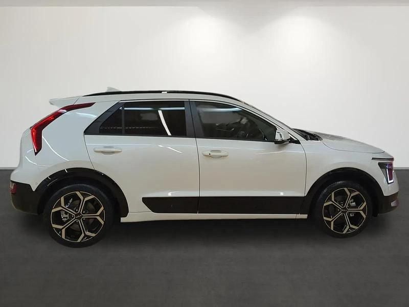 Neu Kia Niro Spirit 171 PS (125 kW) 2025 Weiß SUV