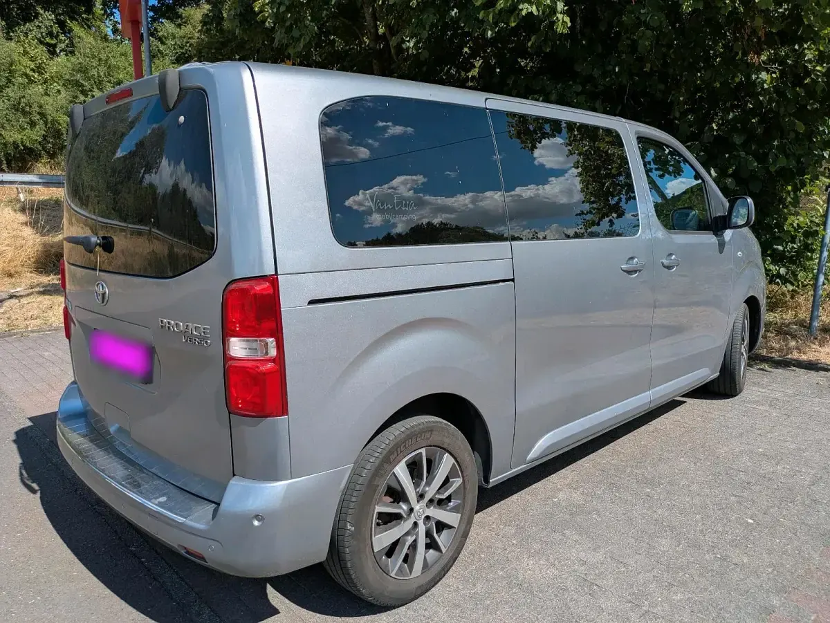 Gebraucht Toyota Proace 144 PS (105 kW) 2021 Silber Van / Kleinbus