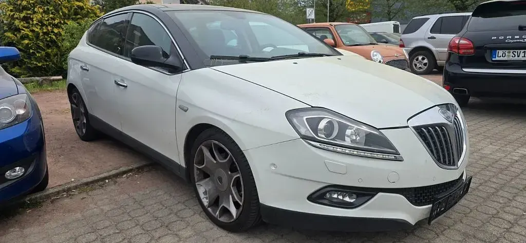 Second-hand Lancia Delta 190 CP (139 kW) 2010 Alb Hatchback