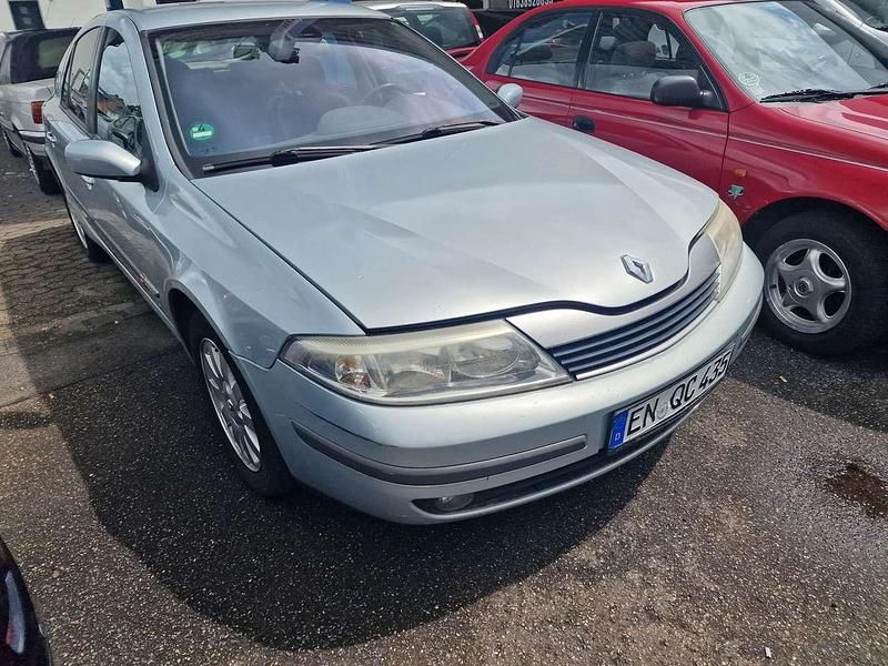 Grün Gebraucht 2001 Renault Laguna II Initiale Limousine | 990 € (Fairer Preis) - Bild 1/4