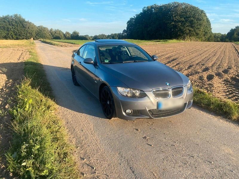 Gebraucht BMW 320 170 PS (125 kW) 2007 Grau Coupé