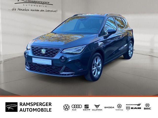 Grau magnetic grau metallic metallic Gebraucht 2024 Seat Arona FR SUV | 22.930 € (Etwas zu teuer) - Bild 1/4