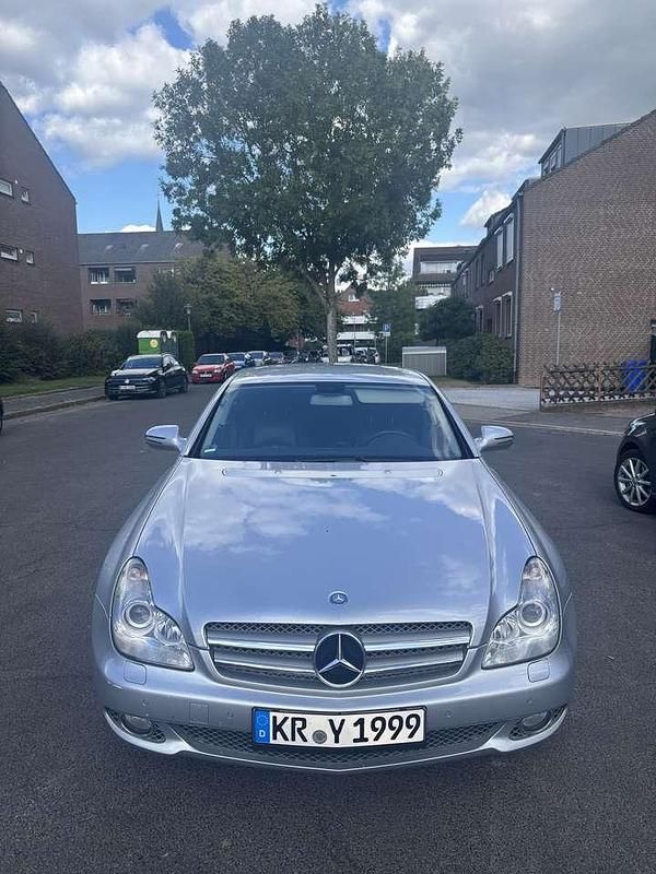 Grau Gebraucht 2008 Mercedes CLS350 Limousine | 8.250 € (Guter Preis) - Bild 1/4
