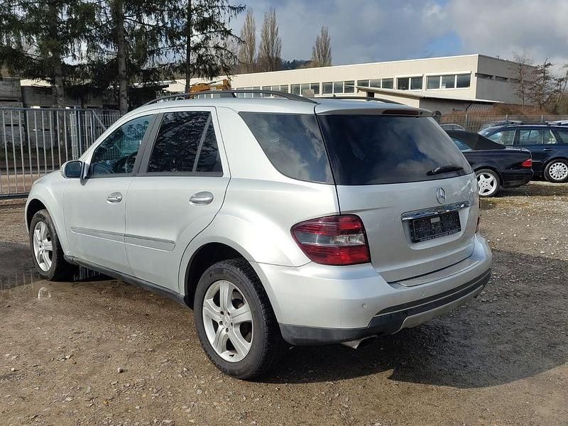 Gebraucht Mercedes ML280 190 PS (139 kW) 2005 Silber SUV