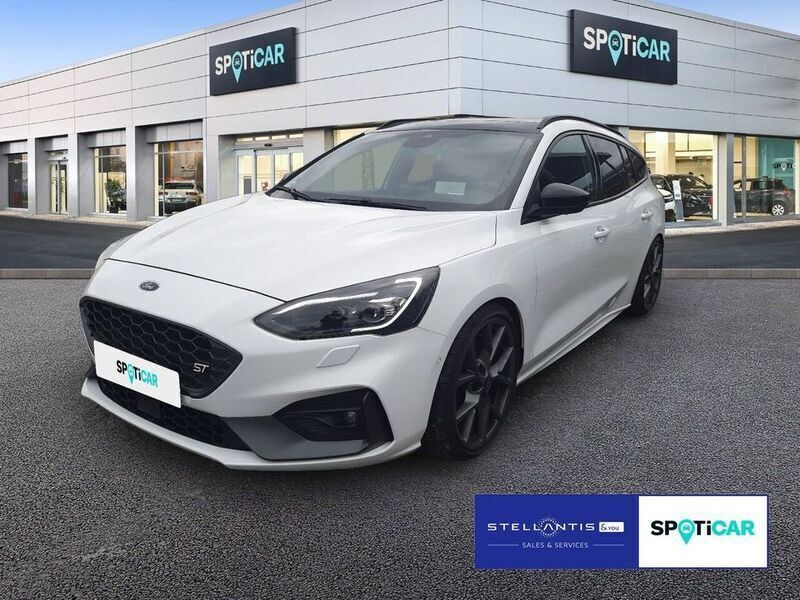 Weiß Gebraucht 2019 Ford Focus ST Limousine | 20.960 € (Guter Preis) - Bild 1/4