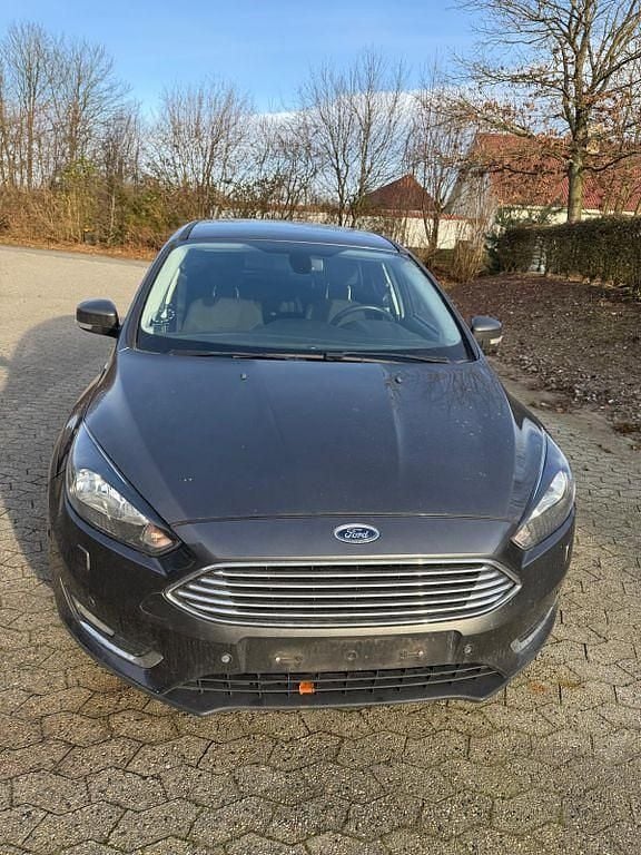 Gebraucht 2015 Ford Focus Titanium Limousine | 3.800 € (Superpreis) - Bild 1/4
