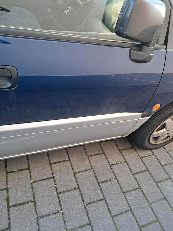 Gebraucht Mitsubishi Space Runner 136 PS (100 kW) 1999 Blau Van / Kleinbus