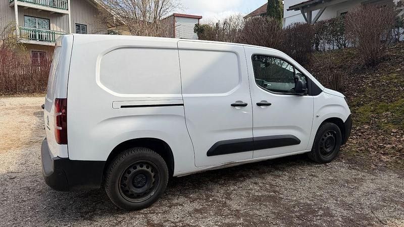 Gebraucht Peugeot Partner 131 PS (96 kW) 2020 Weiß Van / Kleinbus