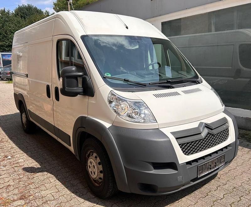Weiß Gebraucht 2011 Citroën Jumper Van / Kleinbus | 5.555 € (Guter Preis) - Bild 1/4