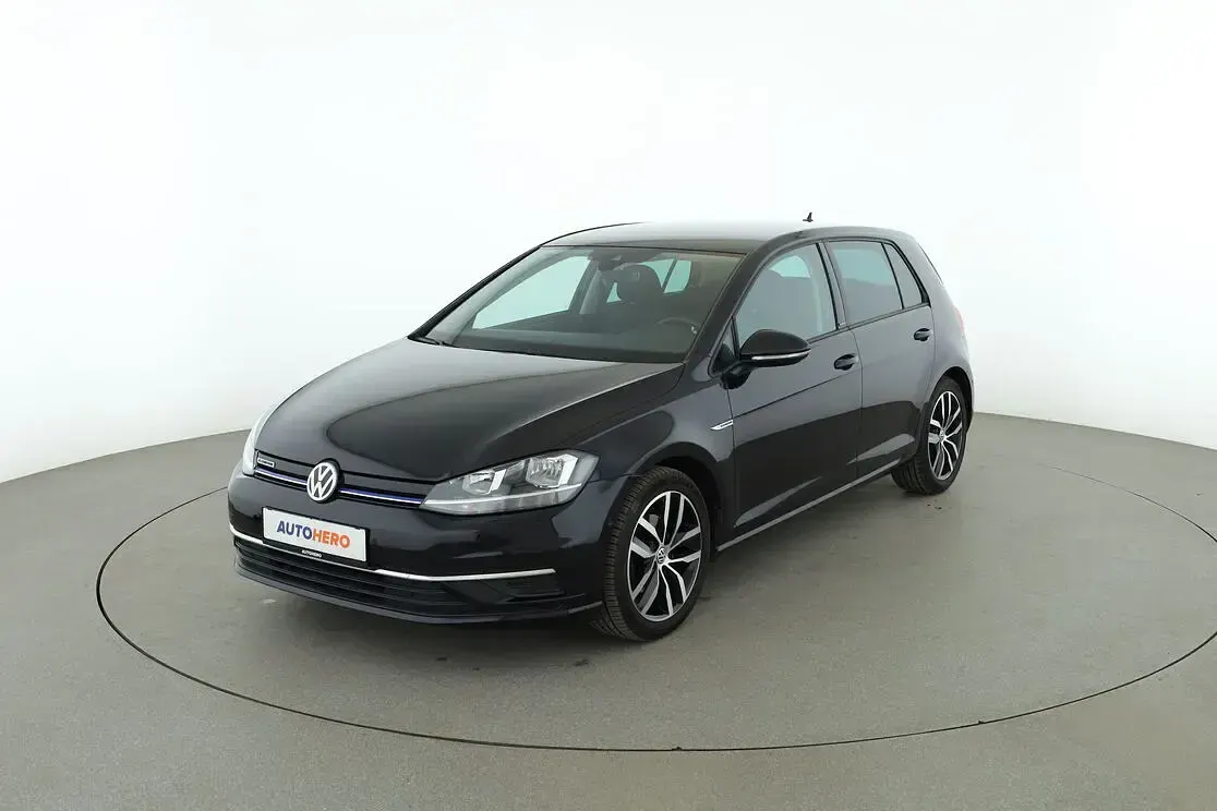 Gebraucht VW Golf VII IQ Drive 131 PS (96 kW) 2019 Limousine