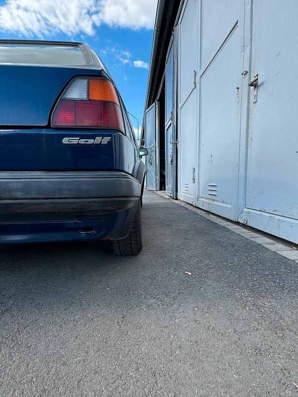 Gebraucht VW Golf 54 PS (39 kW) 1992 Blau Coupé