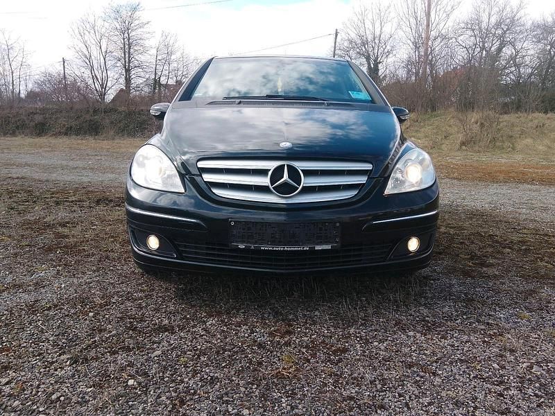 Gebraucht Mercedes B200 136 PS (100 kW) 2008 Schwarz Van / Kleinbus