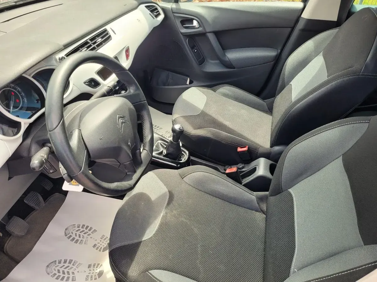 Gebraucht Citroën C3 SELECTION 95 PS (69 kW) 2011 Grau Limousine