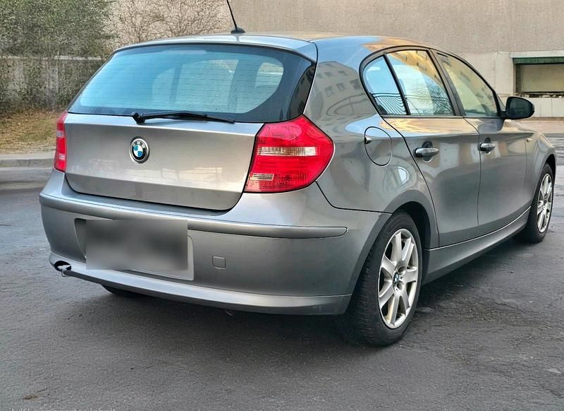 Gebraucht BMW 116 122 PS (89 kW) 2011 Grau Kleinwagen