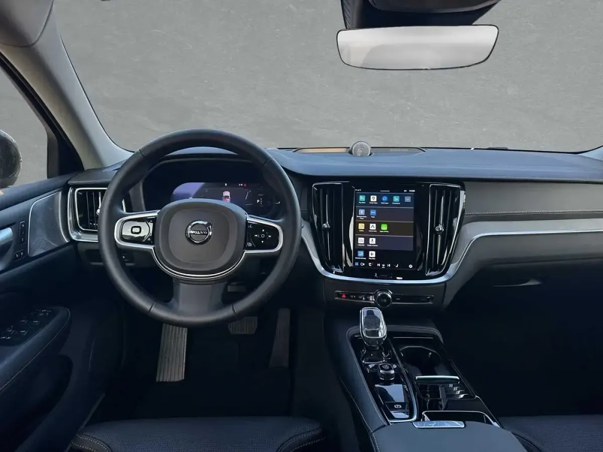 Gebraucht Volvo V60 Ultra 455 PS (334 kW) 2025 Onyx black (metallic) Kombi