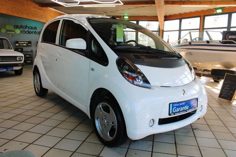 Weiß Gebraucht 2011 Mitsubishi i-MiEV Basis Kleinwagen | 4.500 € - Bild 1/4