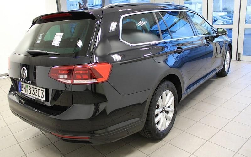 Gebraucht VW Passat Business 150 PS (110 kW) 2020 Deep black perleffekt (metallic) Kombi