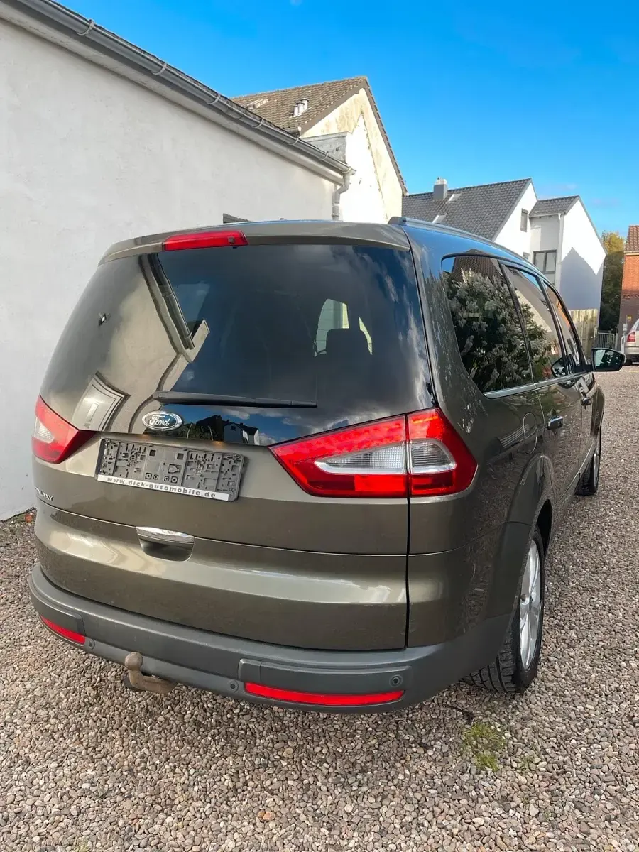 Gebraucht Ford Galaxy 163 PS (119 kW) 2012 Gold Van / Kleinbus