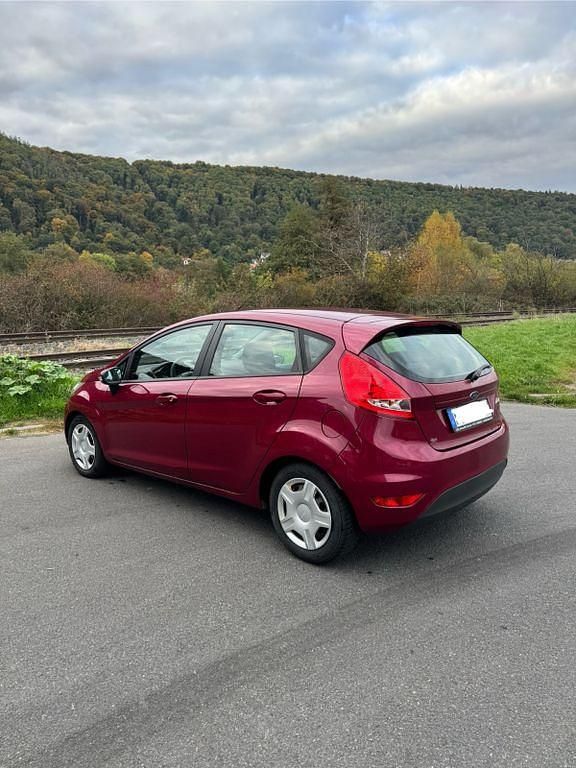 Gebraucht Ford Fiesta 60 PS (44 kW) 2009 Rot Kleinwagen