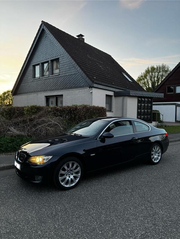Blau Gebraucht 2007 BMW 330 Sport Line Coupé | 8.990 € (Superpreis) - Bild 1/4