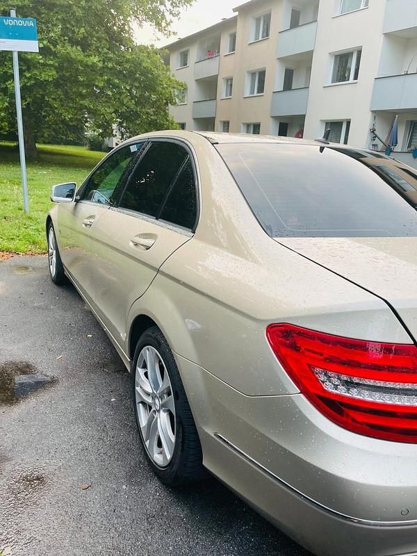Gebraucht Mercedes C220 170 PS (125 kW) 2012 Gold Limousine